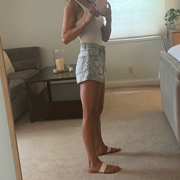 Billabong NWOT ‘Overdrive’ High-waisted Distressed Denim Shorts - Picture 5 of 5